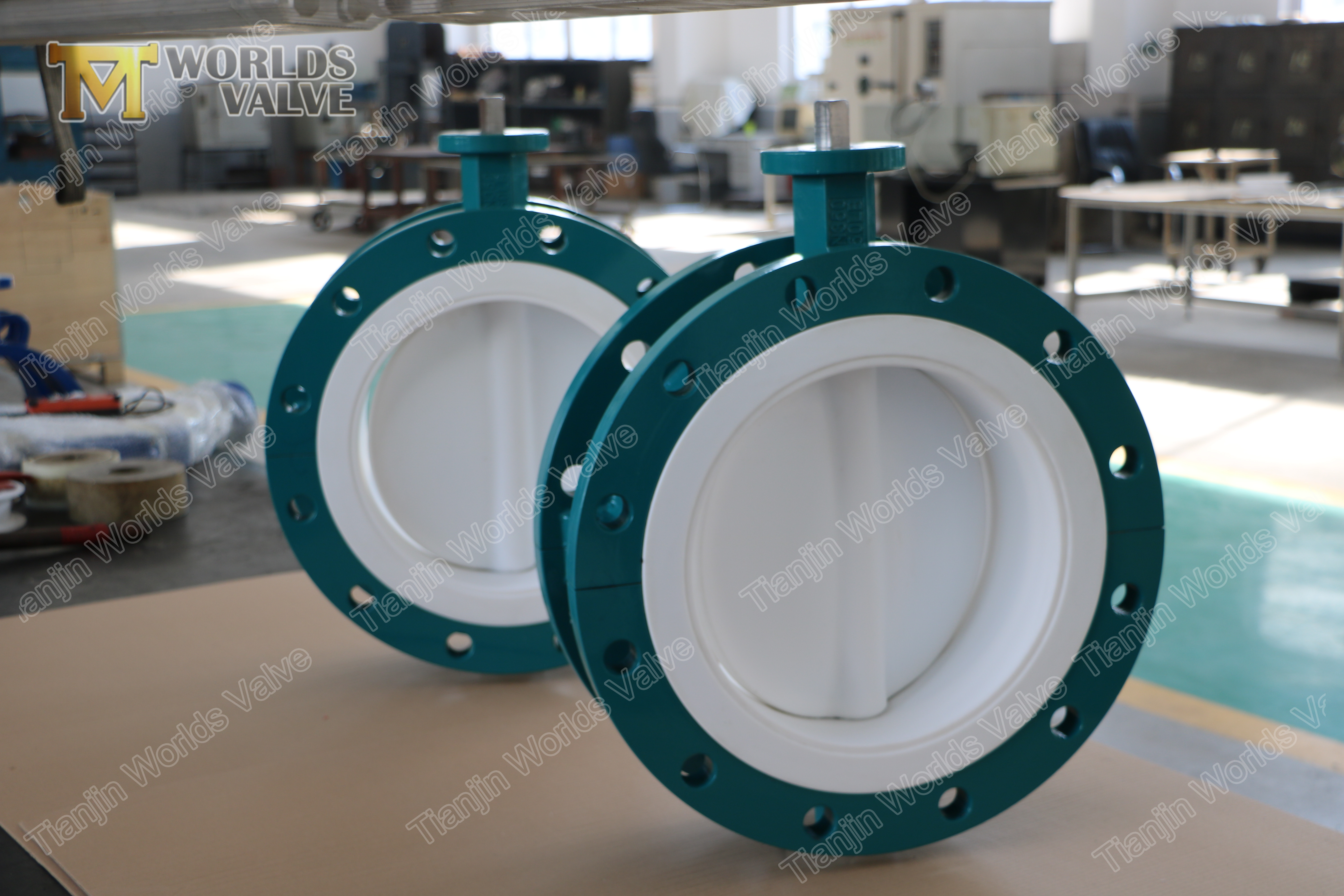 3 фланцевый клапан с покрытием PTFE